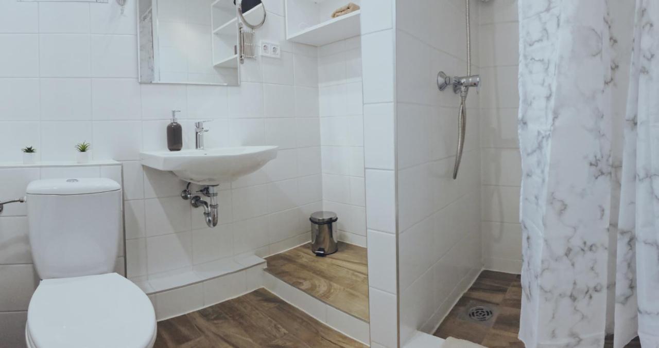 Tramini Apartmanok Eger Buitenkant foto